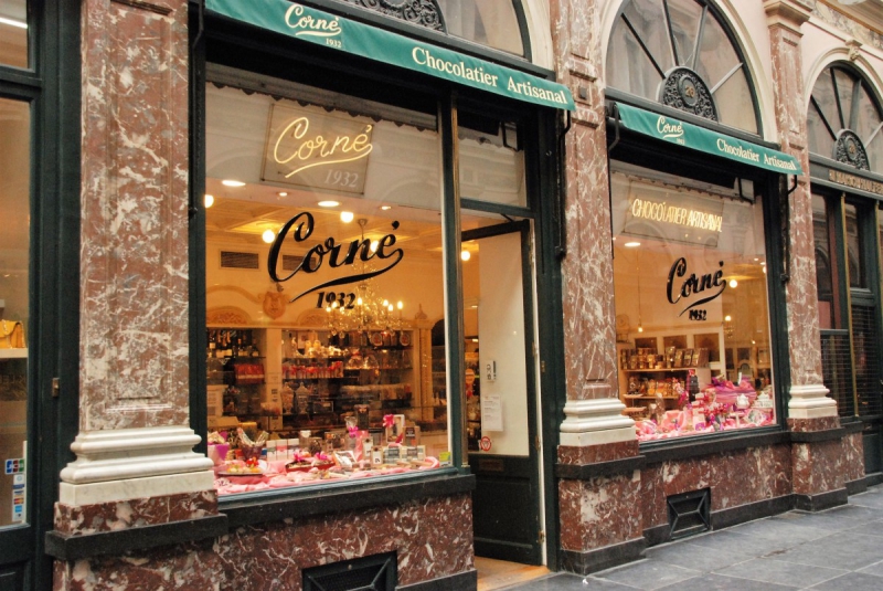 patisserie-CARROS-min_chocolate_chocolaterie_shop_luxury_chic_gallery_brussels_belgium-558146